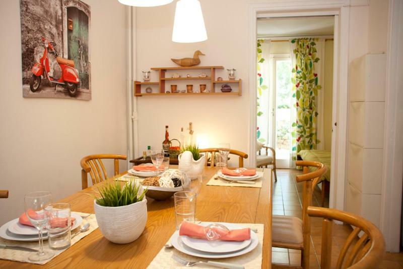 Comfortable Garden Apt Near Vouliagmeni Beach Athene Buitenkant foto