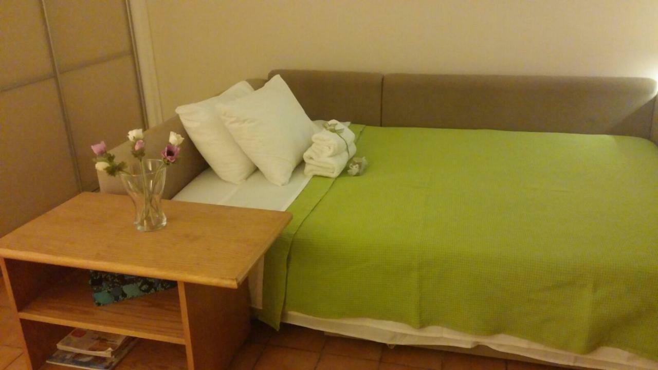 Comfortable Garden Apt Near Vouliagmeni Beach Athene Buitenkant foto