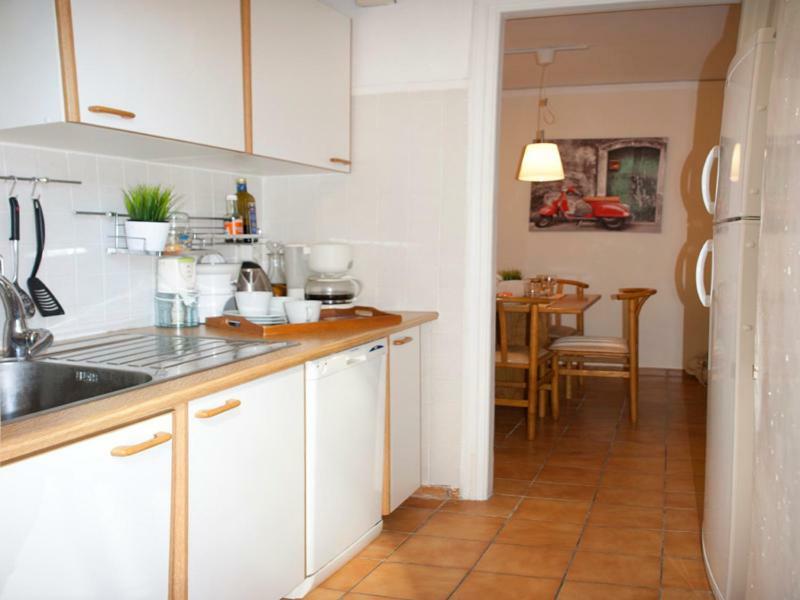 Comfortable Garden Apt Near Vouliagmeni Beach Athene Buitenkant foto