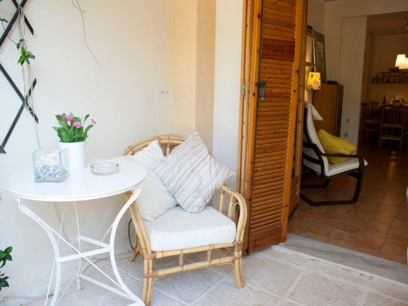 Comfortable Garden Apt Near Vouliagmeni Beach Athene Buitenkant foto