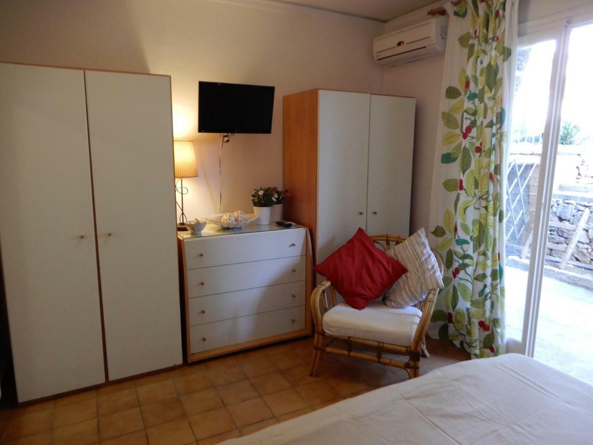 Comfortable Garden Apt Near Vouliagmeni Beach Athene Buitenkant foto